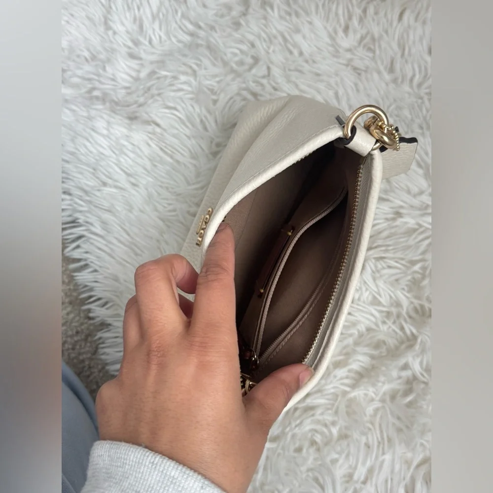 Coach Shoulder & Crossbody Purse - Picture 4 of 6